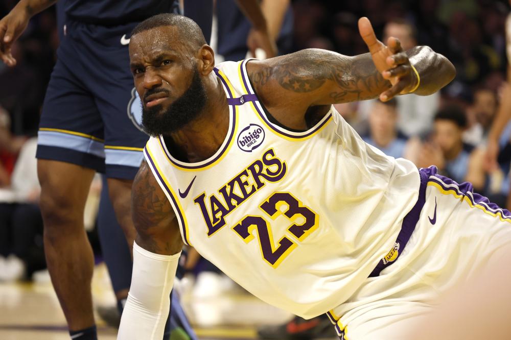 队防线都是 队防线都是